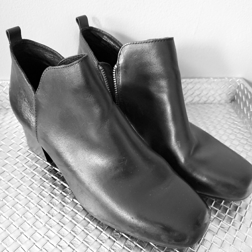 Born ankle boots